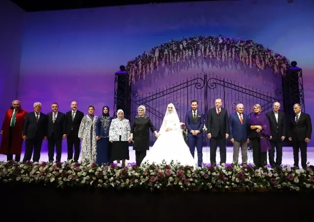 Cumhurbaşkanı Erdoğan ve Başbakan Yıldırım, Bakan Soylu'nun Oğlunun Düğününe Katıldı Cumhurbaşkanı Erdoğan ve Başbakan Yıldırım, Bakan Soylu'nun Oğlunun Düğününe Katıldı