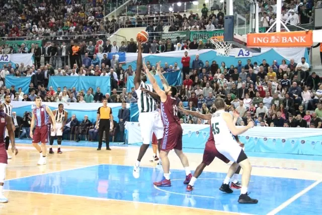 Sakarya Büyükşehir Basket'ten Tarihi Galibiyet