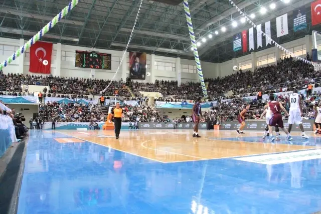 Sakarya Büyükşehir Basket'ten Tarihi Galibiyet