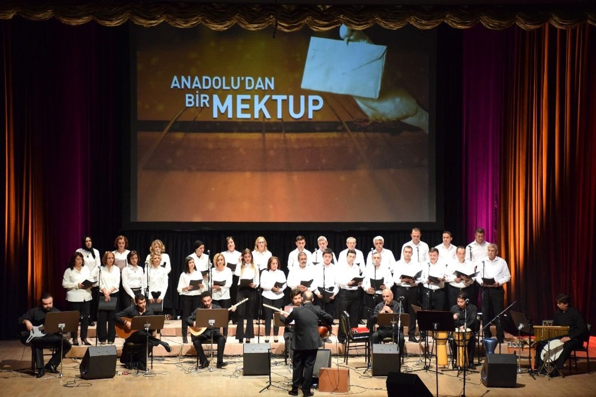 Anadolu'dan Bir Mektup' Adlı Türk Halk Müziği Konseri Dinleyicilerle Buluştu