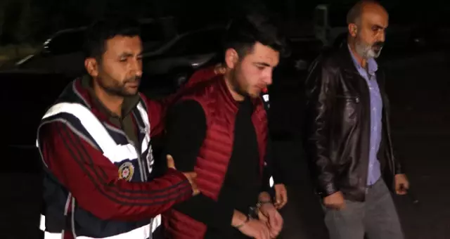 Annesine Küfür Edildiğini Öğrenen Genç, Bıçakla Dehşet Saçtı: 1 Ölü, 2 Yaralı