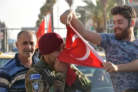 Peşmerge Kerkük'ten Çekildi, Türkmenler Sevinçten Sokaklara Döküldü