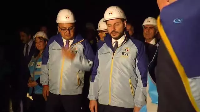 Bakan Albayrak'tan Sürpriz Bor Açıklaması: 'Borda 2018 Yılında Büyük Vizyon Patlatacağız' Bakan Albayrak'tan Sürpriz Bor Açıklaması: 'Borda 2018 Yılında Büyük Vizyon Patlatacağız'