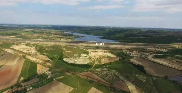 Edirne'de 427 Bin 880 Dekar Arazi Sulamaya Açıldı Edirne'de 427 Bin 880 Dekar Arazi Sulamaya Açıldı