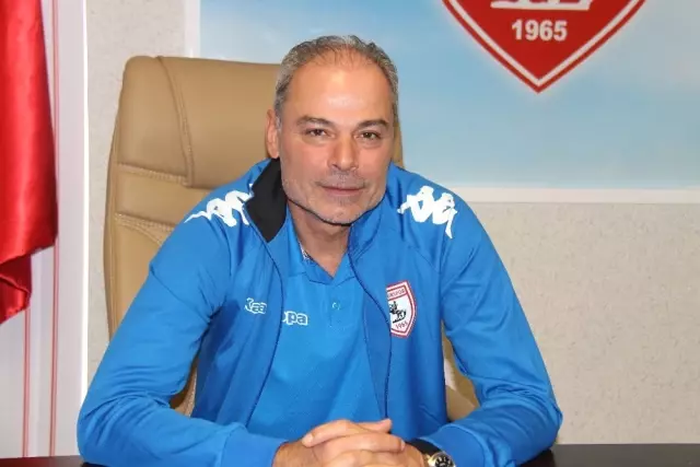 Engin İpekoğlu: 'Genç Futbolcular İse 'Antrenman Bitse de Gitsek' Havasındalar' Engin İpekoğlu: 'Genç Futbolcular İse 'Antrenman Bitse de Gitsek' Havasındalar'