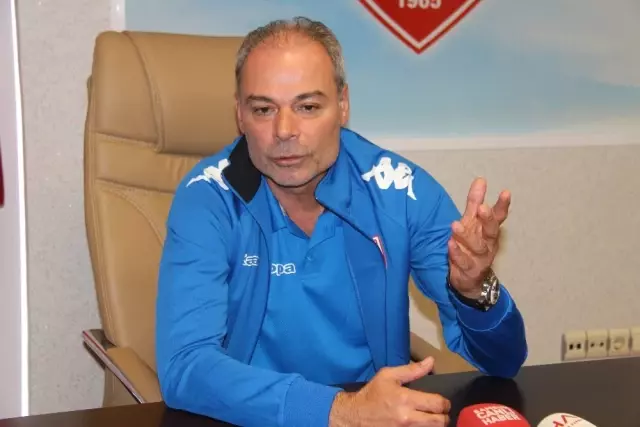Engin İpekoğlu: 'Genç Futbolcular İse 'Antrenman Bitse de Gitsek' Havasındalar' Engin İpekoğlu: 'Genç Futbolcular İse 'Antrenman Bitse de Gitsek' Havasındalar'