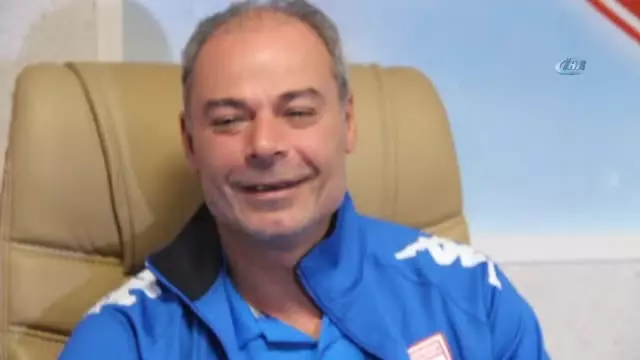 Engin İpekoğlu: 'Genç Futbolcular İse 'Antrenman Bitse de Gitsek' Havasındalar' Engin İpekoğlu: 'Genç Futbolcular İse 'Antrenman Bitse de Gitsek' Havasındalar'