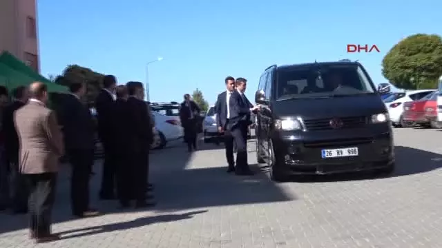 Eskişehir Bakan Albayrak, Şehit Uzman Çavuş'un Ailesini Ziyaret Etti Eskişehir Bakan Albayrak, Şehit Uzman Çavuş'un Ailesini Ziyaret Etti