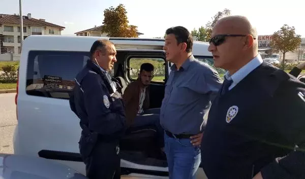 Liseli Kızı Zorla Aracına Bindirip Kaçırmaya Çalışan 19 Yaşındaki Zanlı Yakalandı