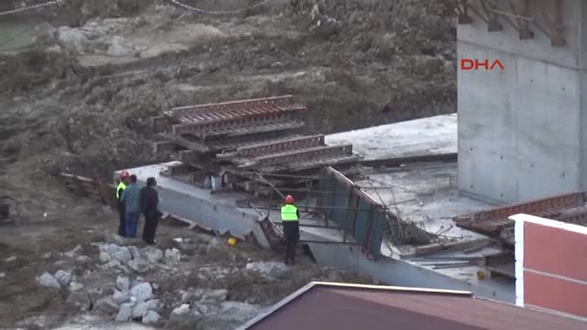 Bursa'da Hızlı Tren İnşaatında İskele Çöktü: 1 Yaralı