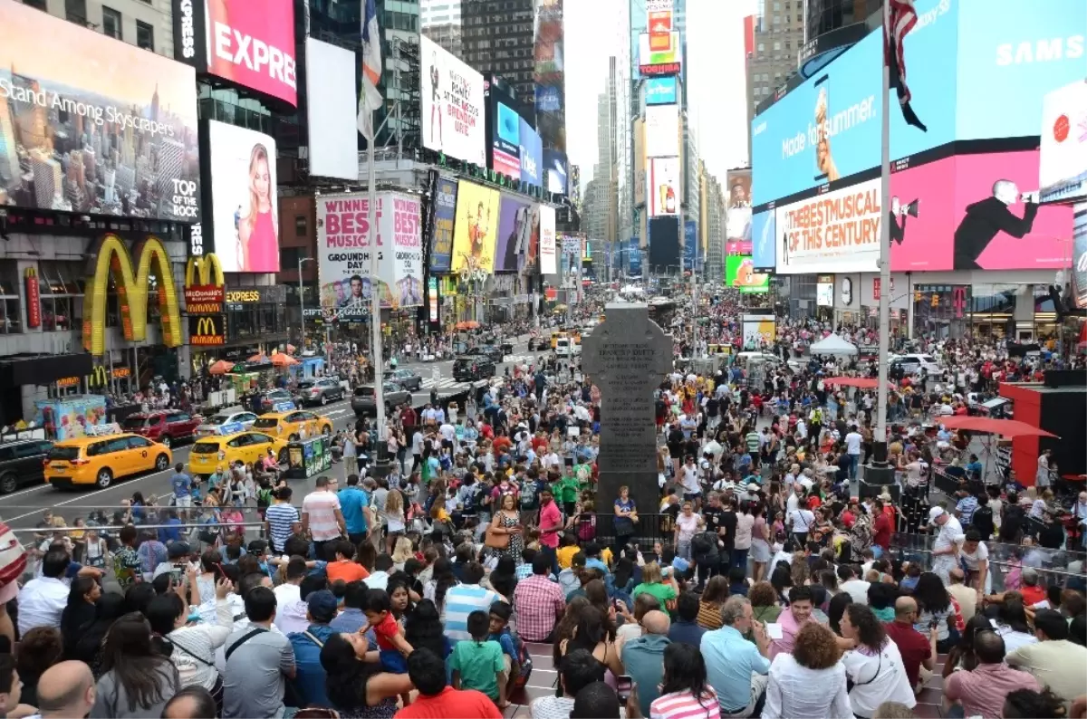 ABD'de Göçmenlere Sosyal Medya Takibi Tartışması