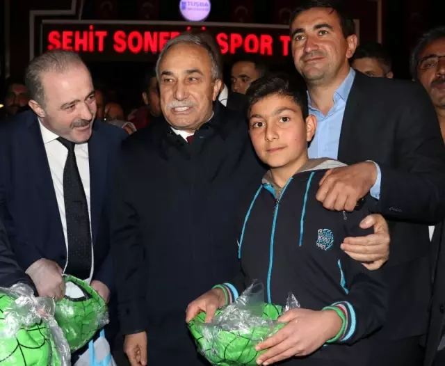 Bakan Fakıbaba: 'Birbirimize Sahip Çıkalım' Bakan Fakıbaba: 'Birbirimize Sahip Çıkalım'