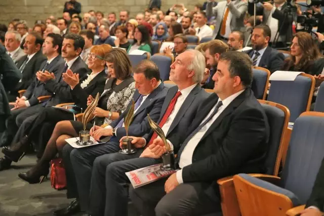 Başkan Kamil Saraçoğlu'na 'Yılın Belediye Başkanı' Ödülü Başkan Kamil Saraçoğlu'na 'Yılın Belediye Başkanı' Ödülü