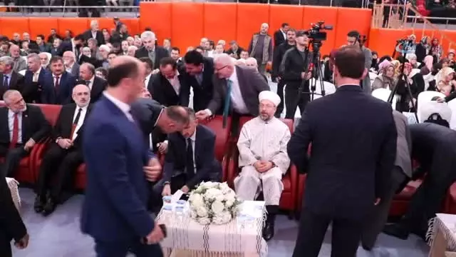 Diyanet İşleri Başkanı Erbaş, 'Dünyamızın Meselesini Çözmek İstersek, Mutlaka Kur-an'ın Mesajlarını... Diyanet İşleri Başkanı Erbaş, 'Dünyamızın Meselesini Çözmek İstersek, Mutlaka Kur-an'ın Mesajlarını...