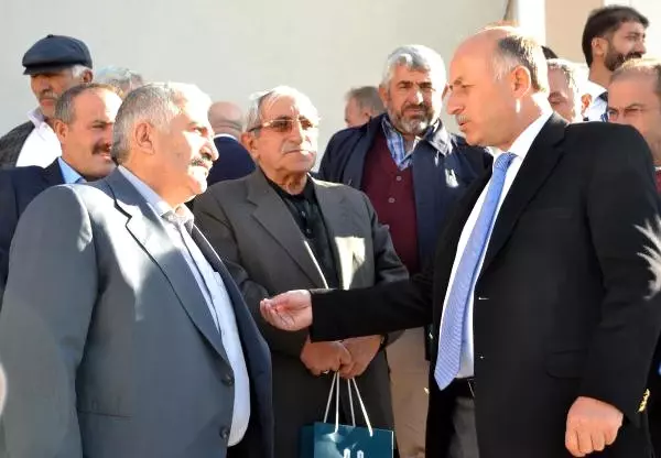 Eruzurum Valisi de Muhtarlarla Kerkük Türküsüyle Buluştu Eruzurum Valisi de Muhtarlarla Kerkük Türküsüyle Buluştu