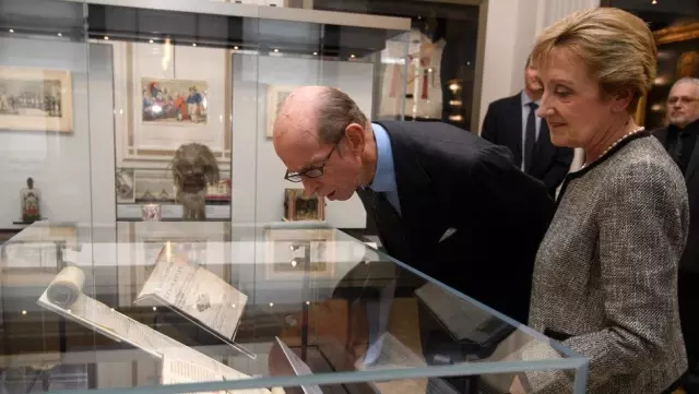 Gizli El Sıkışmalardan' Defilelere: İngiltere'de Masonluğun 300. Yılı Gizli El Sıkışmalardan' Defilelere: İngiltere'de Masonluğun 300. Yılı