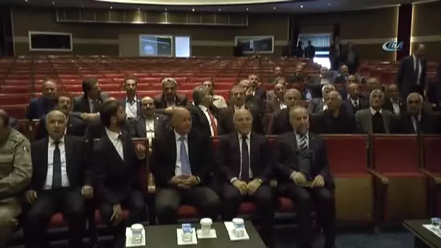 Vali Azizoğlu, Muhtarlarla 'Kerkük Türküsü'yle Buluştu Vali Azizoğlu, Muhtarlarla 'Kerkük Türküsü'yle Buluştu