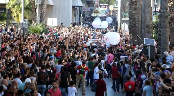 54'üncü Uluslararası Antalya Film Festivali Kortejle Başladı