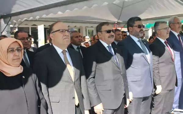 Bakan Eroğlu: Son 65 Yılın En Kurak Dönemini Geçirdik, Hiçbir Şehrimizi Susuz Bırakmayacağız Bakan Eroğlu: Son 65 Yılın En Kurak Dönemini Geçirdik, Hiçbir Şehrimizi Susuz Bırakmayacağız