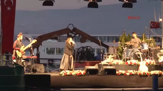İzmir Körfezi'nde Konser Keyfi