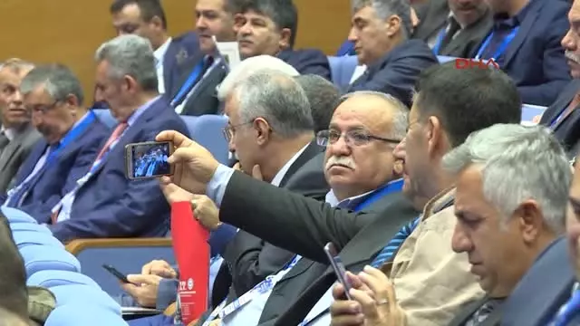 Spor Bakanı Bak, Fotoğraf Çekilme Rekoru Kırdı