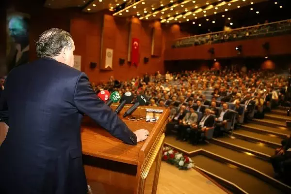 Spor Bakanı Bak, Fotoğraf Çekilme Rekoru Kırdı