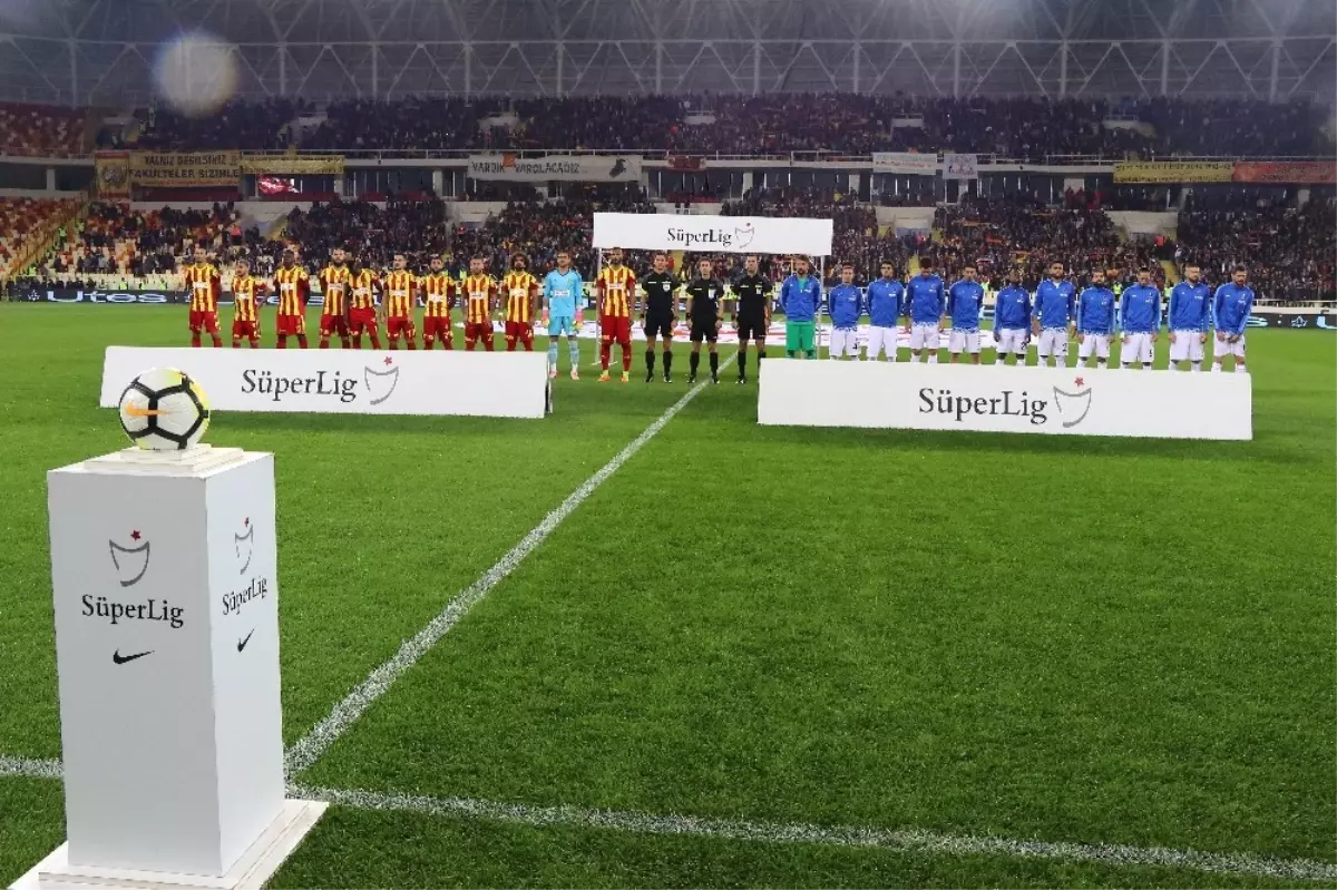 Süper Lig: Evkur Yeni Malatyaspor: 1 - Trabzonspor: 0 (İlk Yarı)