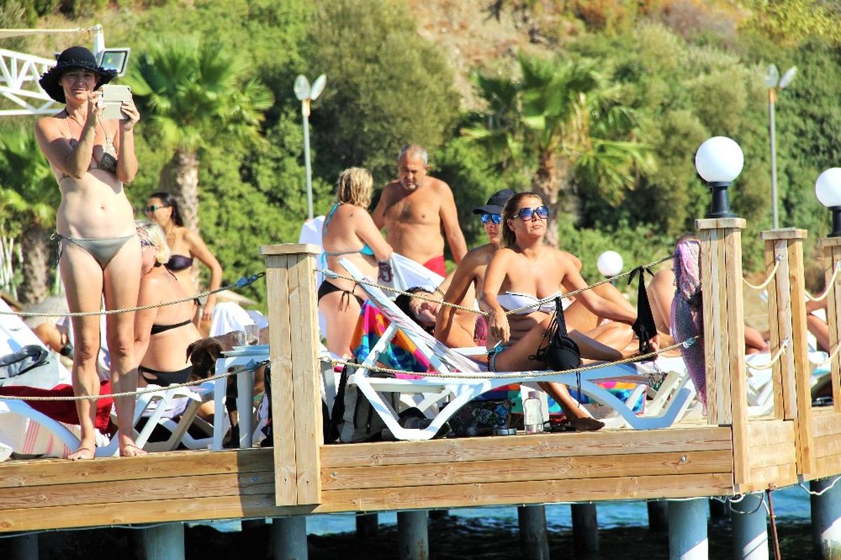 Bodrum'da Hava Sıcaklığı 28, Deniz Suyu Sıcaklığı 27'ye Ulaştı