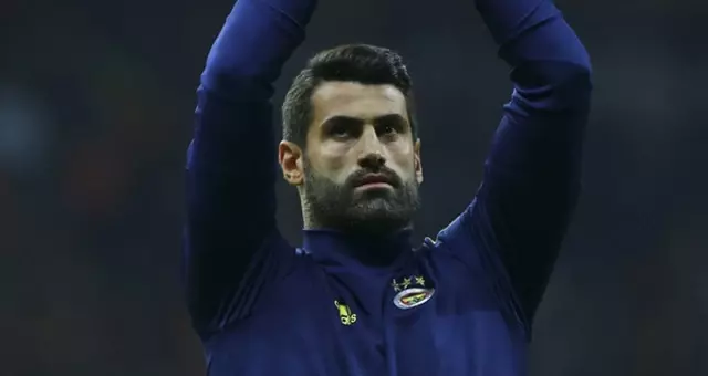 Galatasaraylı Taraftarlar, Fenerbahçeli Volkan Demirel'i Islıkladı