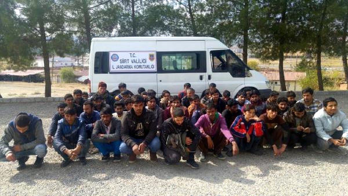 Siirt'te Aralarında 1 Hollandalı'nın da Bulunduğu 47 Kaçak Yakalandı