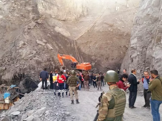 Şırnak'taki Göçük Faciasında Ölü Sayısı 8'e Yükseldi Şırnak'taki Göçük Faciasında Ölü Sayısı 8'e Yükseldi