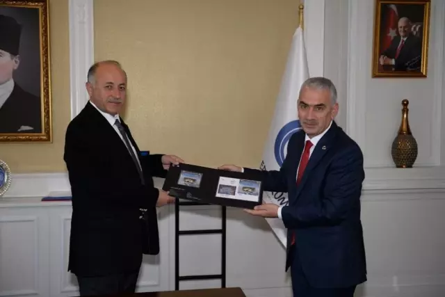 Posta Teşkilatından Vali Azizoğlu'na Ziyaret Posta Teşkilatından Vali Azizoğlu'na Ziyaret
