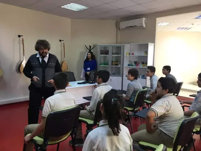 Sultangazili Öğrenciler Bilim İnsanlarının Hayatlarını Kendilerinden Öğrendi