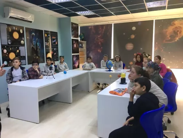 Sultangazili Öğrenciler Bilim İnsanlarının Hayatlarını Kendilerinden Öğrendi