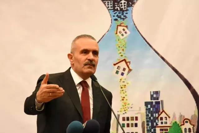 Van'da 'Deprem Gerçeğine Karşı Geç Olmadan Kentsel Dönüşüm' Çalıştayı Yapıldı Van'da 'Deprem Gerçeğine Karşı Geç Olmadan Kentsel Dönüşüm' Çalıştayı Yapıldı