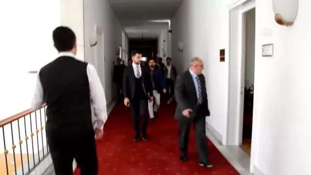 Bakan Kaya ve AK Parti Grup Başkanvekili Turan, Öğrencilerle Bir Araya Geldi Bakan Kaya ve AK Parti Grup Başkanvekili Turan, Öğrencilerle Bir Araya Geldi