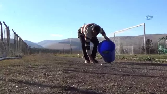 Cezasını Sahada Çekiyor Cezasını Sahada Çekiyor