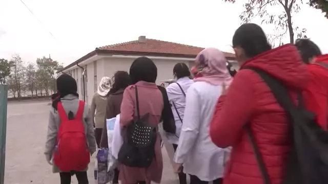 Gönüllü Melekler' Köy Çocukları İçin Seferber Oldu Gönüllü Melekler' Köy Çocukları İçin Seferber Oldu