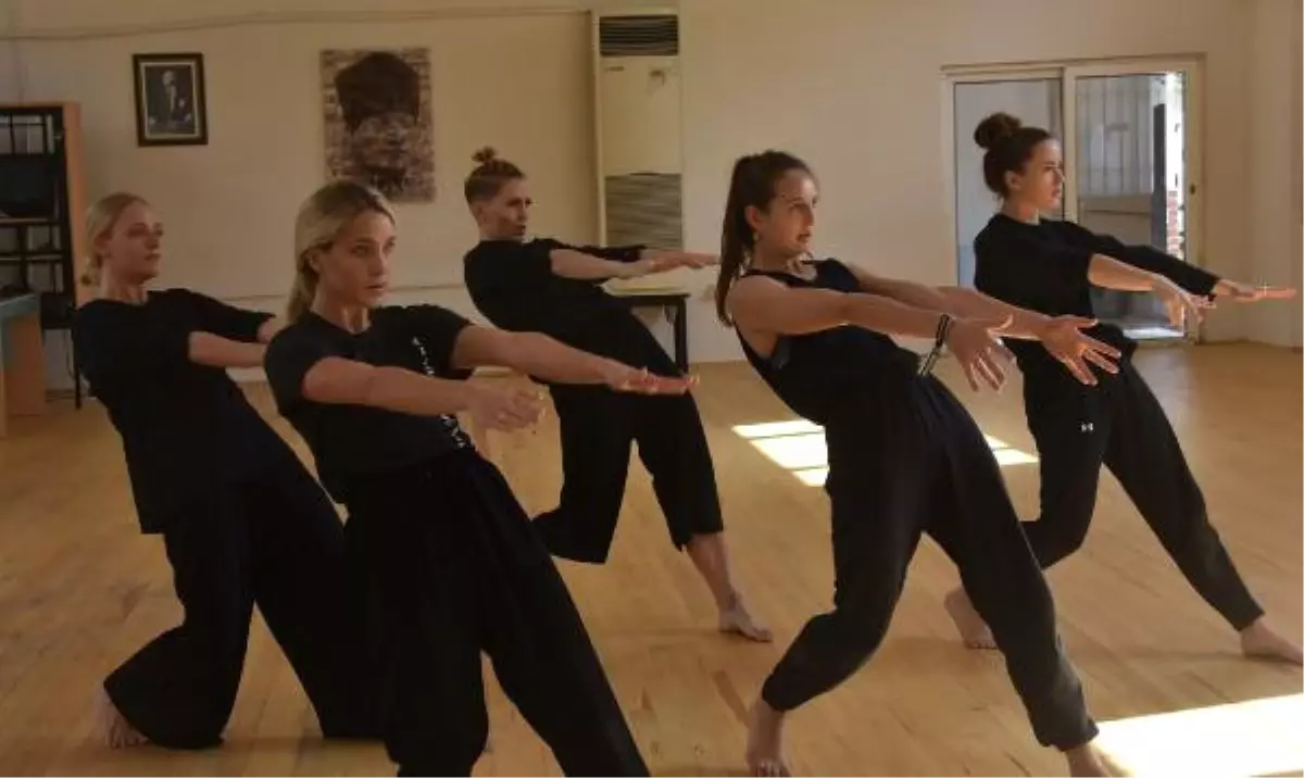 İzmir'de Öğrendiği Türk Halk Oyunları, Hayatının Akışını Değiştirdi