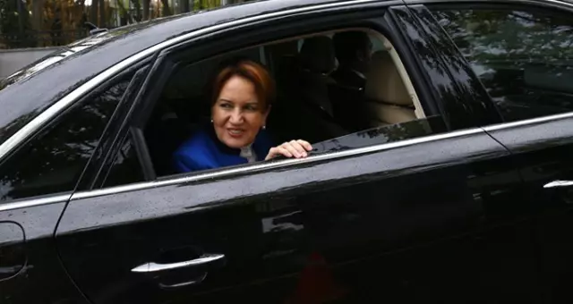 Meral Akşener, Dilekçesini İçişleri'ne Verdi! Partisinin İsmi Belli Oldu: İyi Parti Meral Akşener, Dilekçesini İçişleri'ne Verdi! Partisinin İsmi Belli Oldu: İyi Parti
