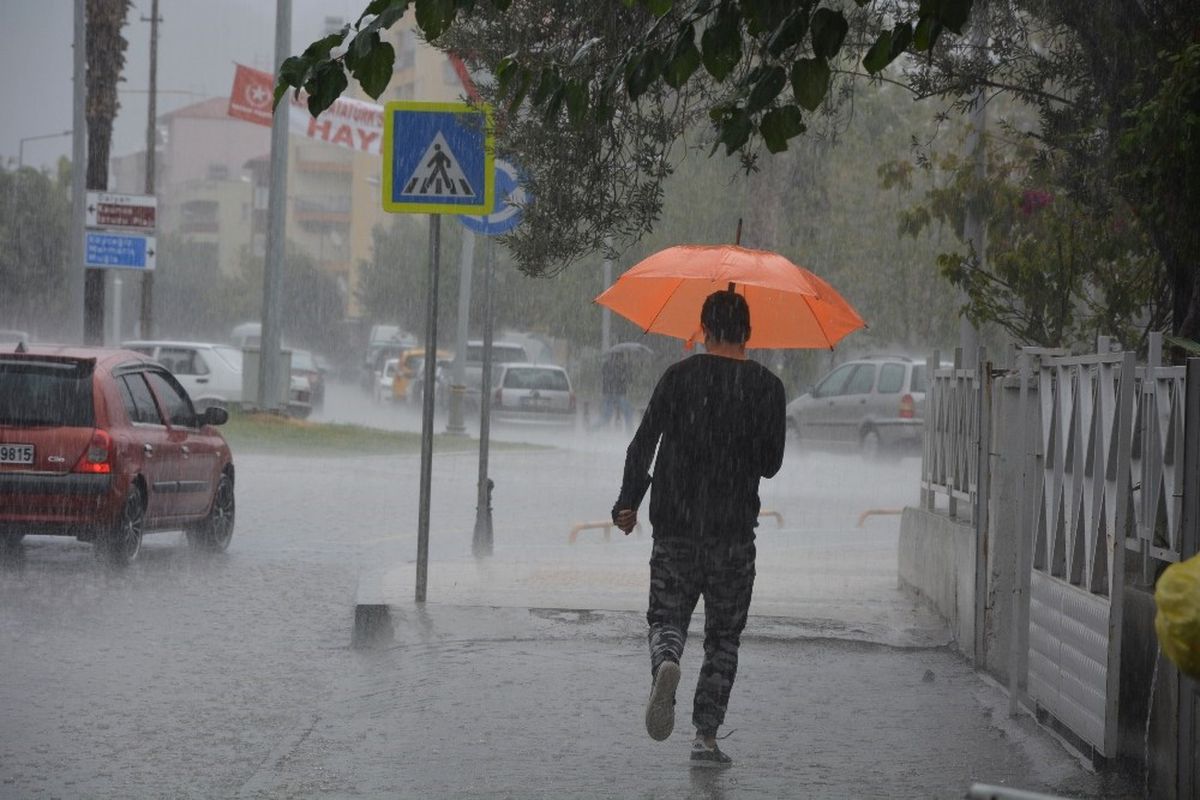 Ortaca'da Sağanak Yağış Etkili Oldu