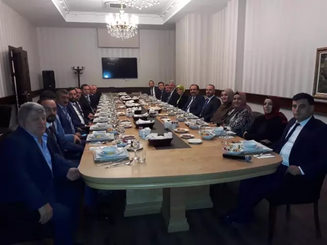 AK Parti Vakfıkebir İlçe Teşkilatı Ankara'da Toplandı AK Parti Vakfıkebir İlçe Teşkilatı Ankara'da Toplandı