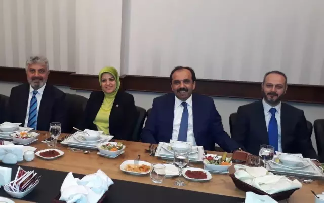 AK Parti Vakfıkebir İlçe Teşkilatı Ankara'da Toplandı AK Parti Vakfıkebir İlçe Teşkilatı Ankara'da Toplandı
