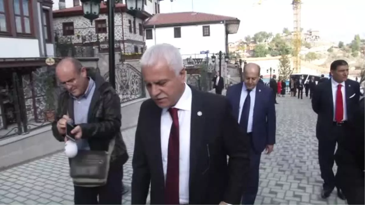 İyi Parti Genel Başkanı Akşener, Hacı Bayram Veli Türbesi'ni Ziyaret Etti