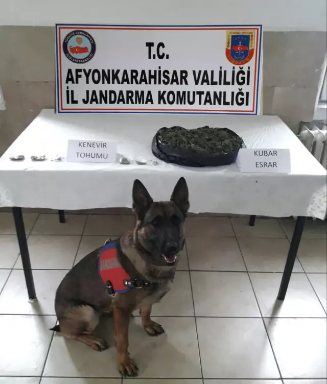 Jandarma Sinanpaşa'da Kubar Esrar Yakaladı