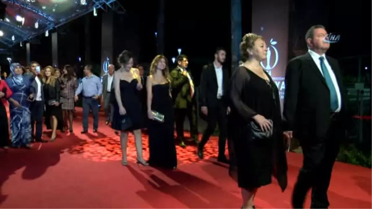 54. Uluslararası Antalya Film Festivali'nde Şıklık Yarışı