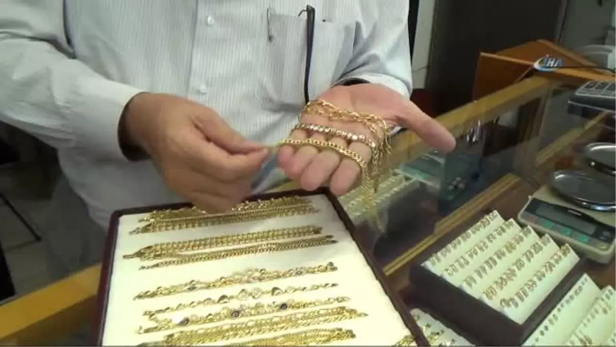 Atm'lerin 'Altın' Satacak Olmasından Kuyumcular Tedirgin, Vatandaş Mutlu