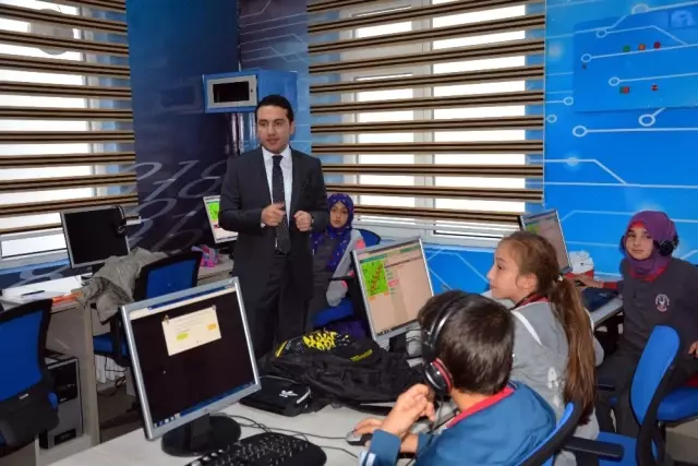 Geleceğin Mühendisleri Ordu'dan Yetişiyor Geleceğin Mühendisleri Ordu'dan Yetişiyor