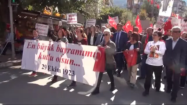 CHP'den Cumhuriyet Bayramı Töreni CHP'den Cumhuriyet Bayramı Töreni