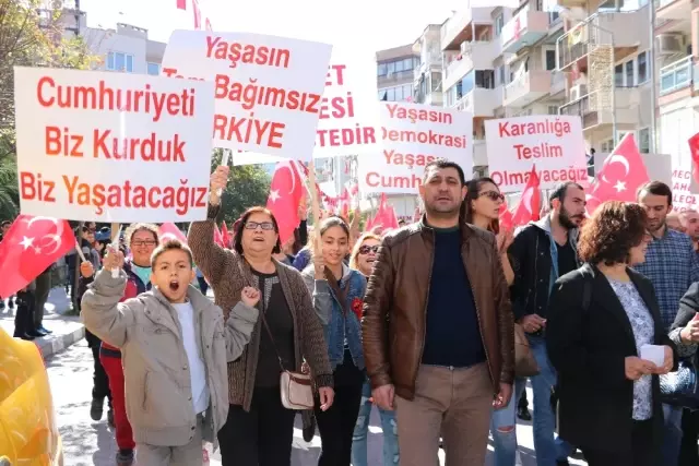 CHP'den Cumhuriyet Bayramı Töreni CHP'den Cumhuriyet Bayramı Töreni